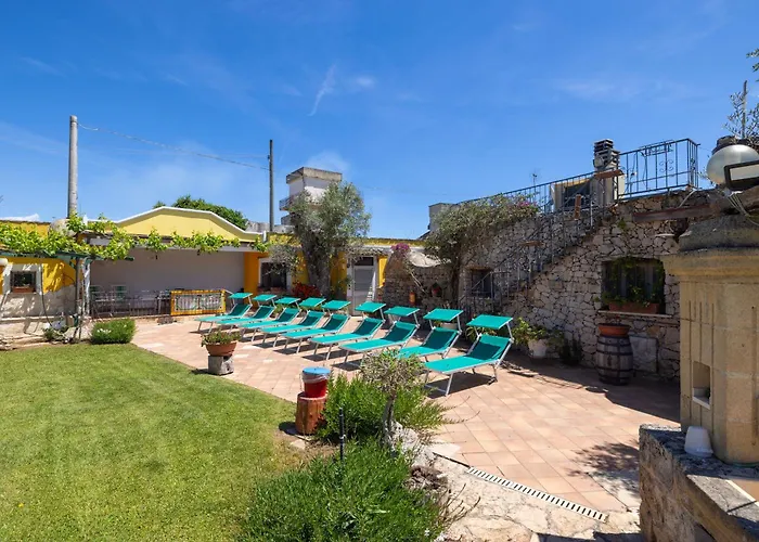 Villa Vacanze Paradiso - Oasi Di Tranquillita Con Piscina E Giardino A 10 Min Dal Mare