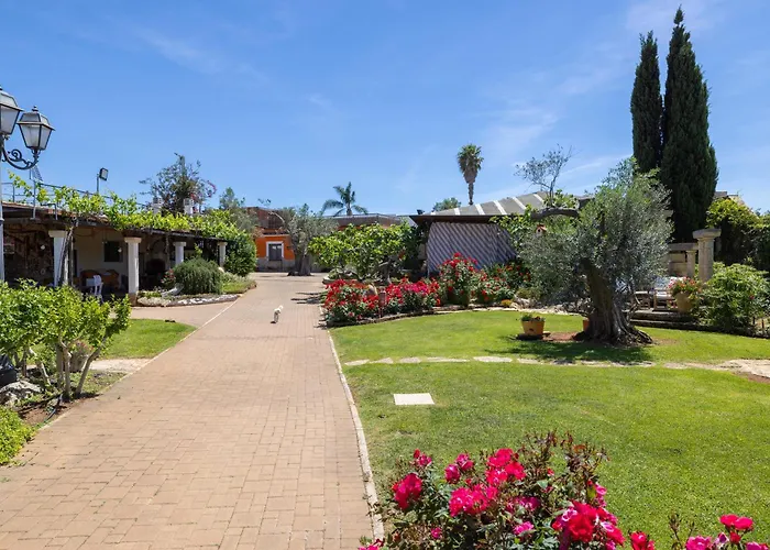 Villa Vacanze Paradiso - Oasi Di Tranquillita Con Piscina E Giardino A 10 Min Dal Mare