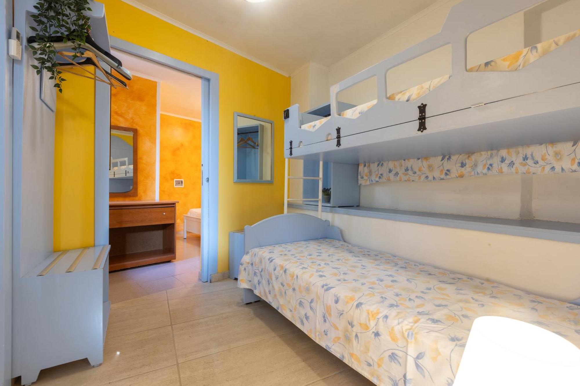 Aparthotel Vacanze Paradiso - Oasi Di Tranquillita Con Piscina E Giardino A 10 Min Dal Mare