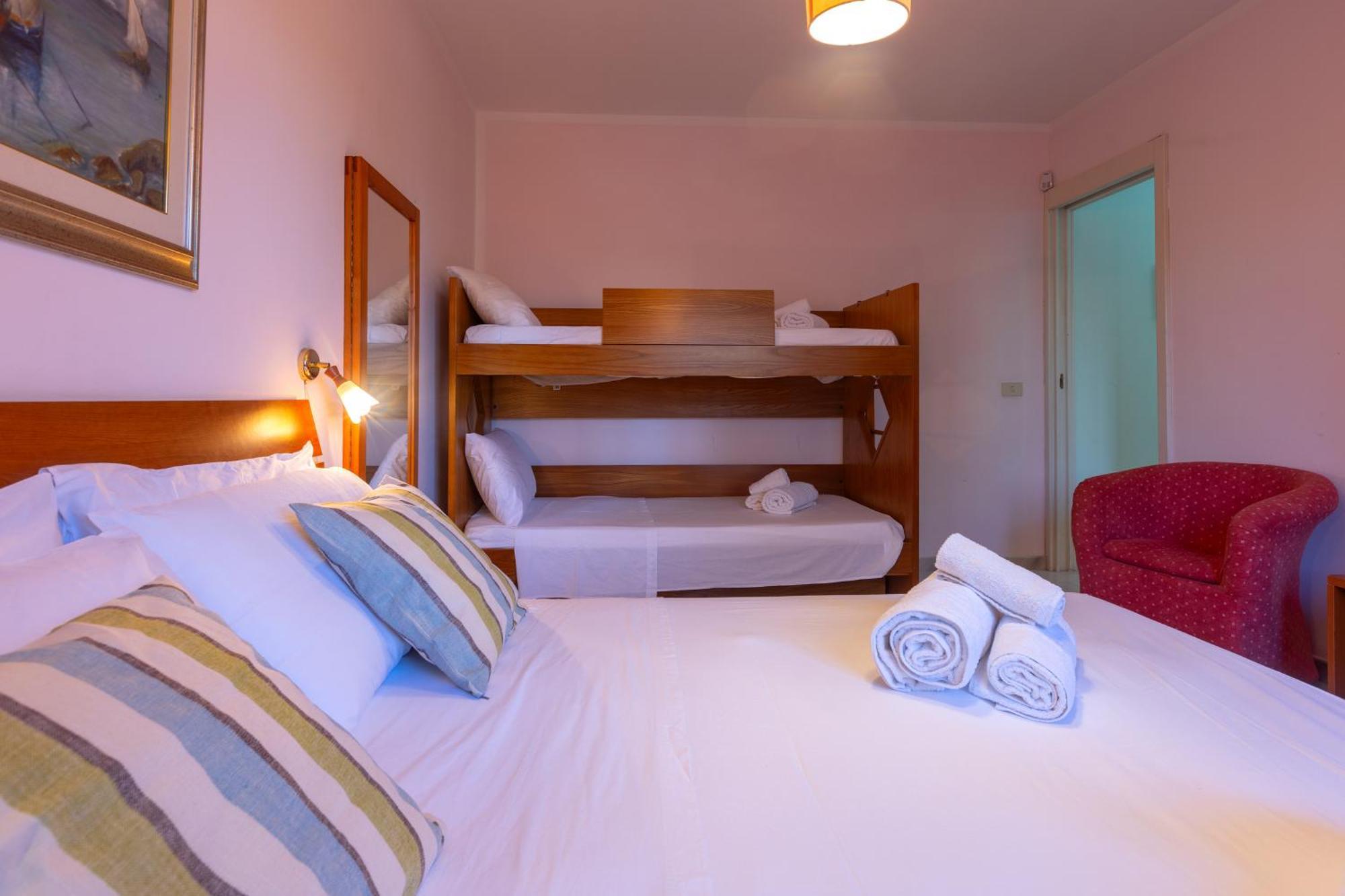 Vacanze Paradiso - Oasi Di Tranquillita Con Piscina E Giardino A 10 Min Dal Mare Aparthotel Neviano