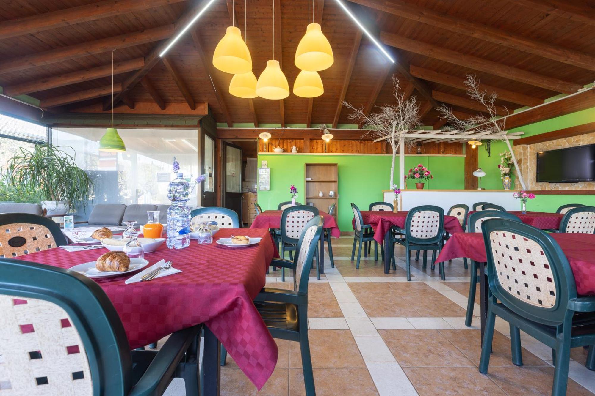 Vacanze Paradiso - Oasi Di Tranquillita Con Piscina E Giardino A 10 Min Dal Mare Aparthotel