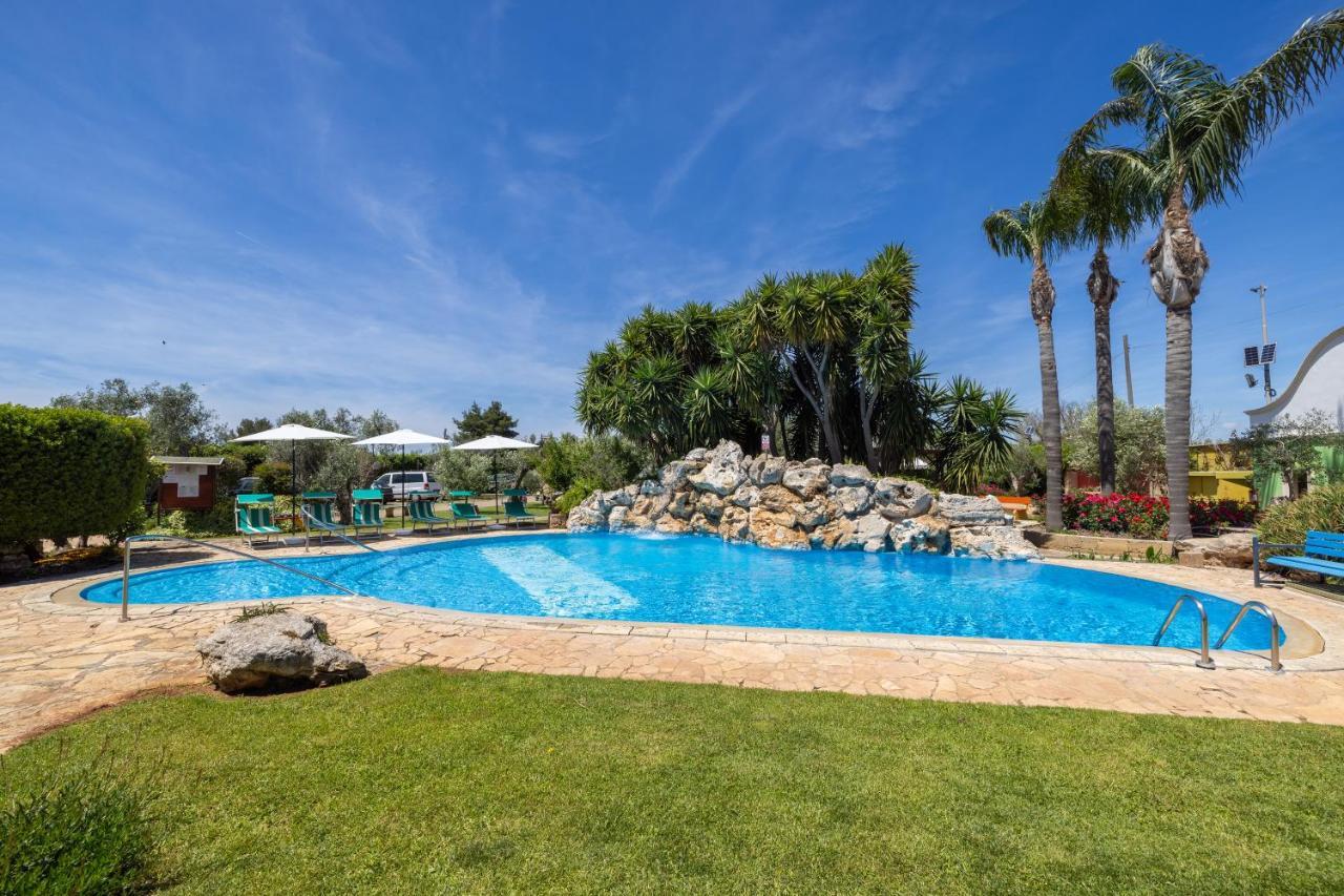 Vacanze Paradiso - Oasi Di Tranquillita Con Piscina E Giardino A 10 Min Dal Mare Neviano