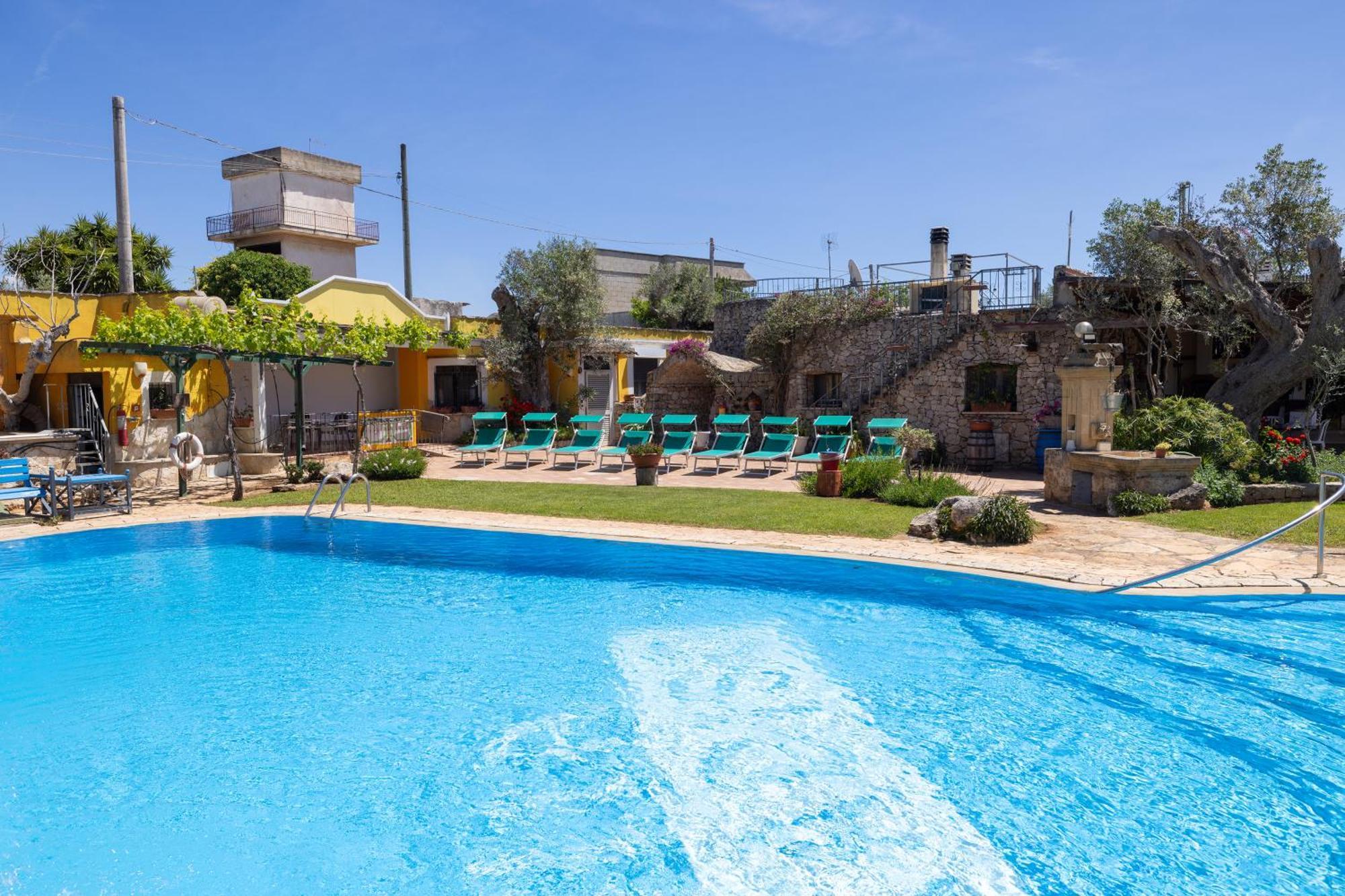 Vacanze Paradiso - Oasi Di Tranquillita Con Piscina E Giardino A 10 Min Dal Mare Aparthotel 3*