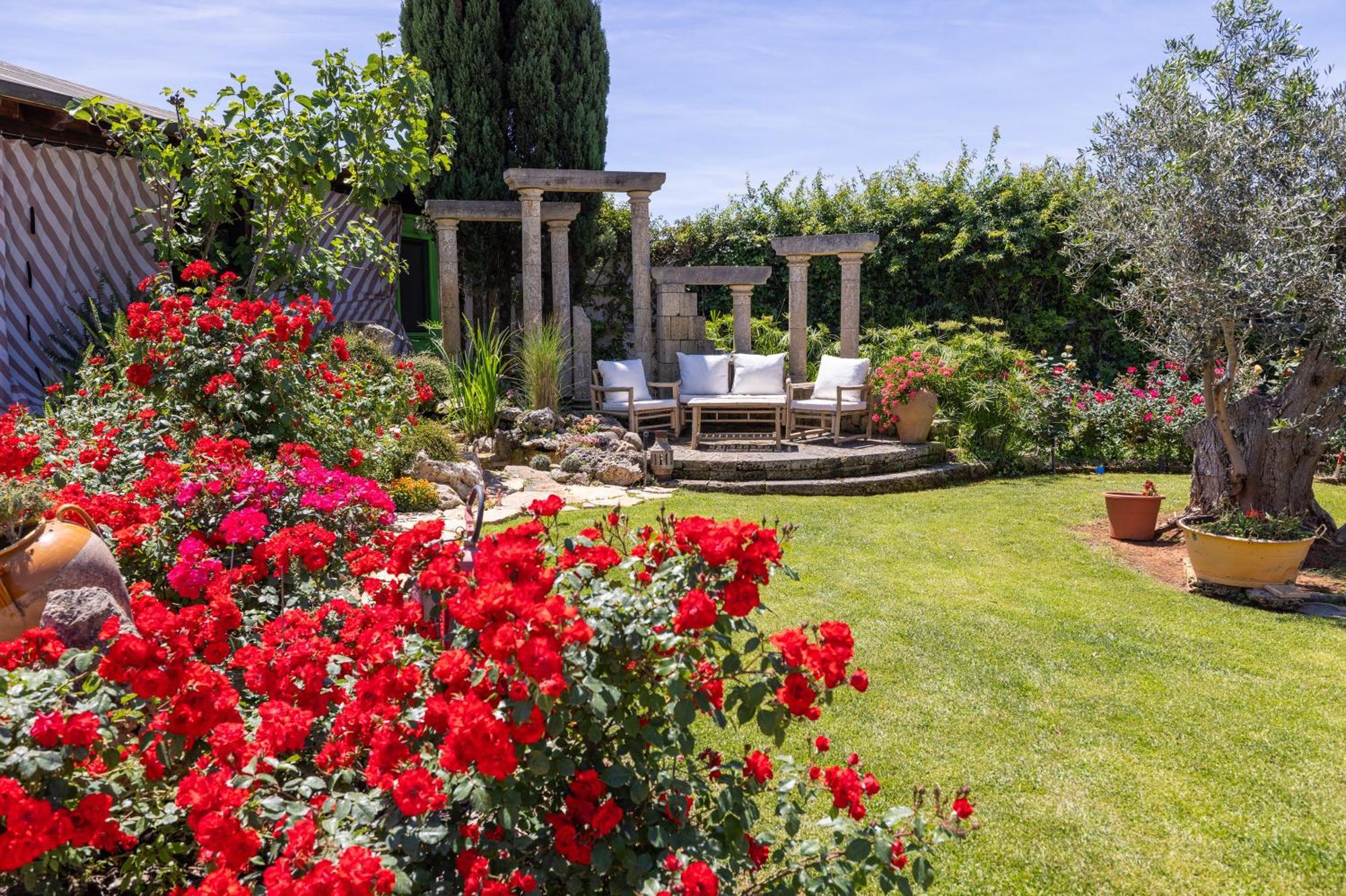 Vacanze Paradiso - Oasi Di Tranquillita Con Piscina E Giardino A 10 Min Dal Mare Aparthotel Neviano